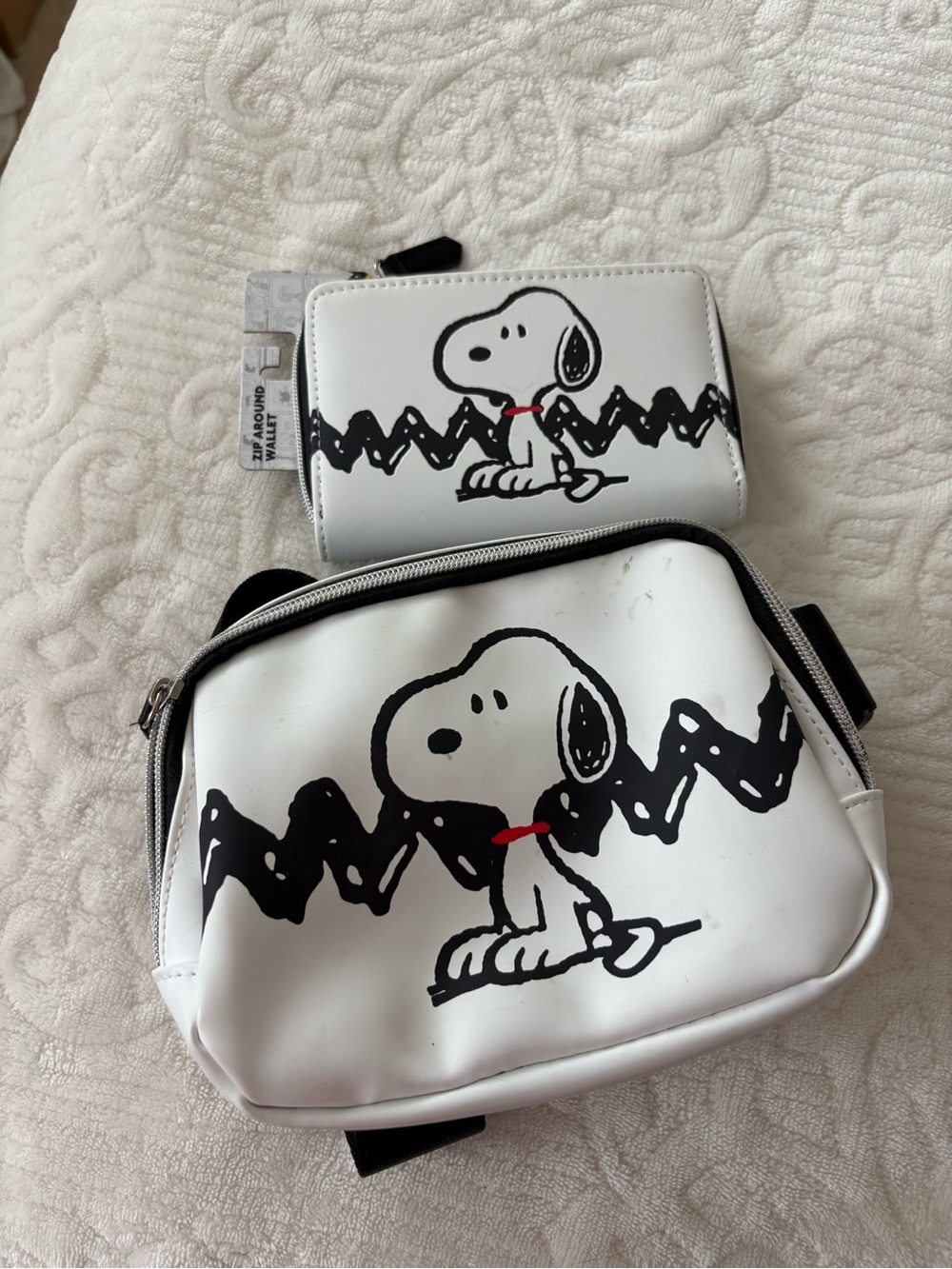 Snoopy Graphic White Crossbody Bag and Wallet Set